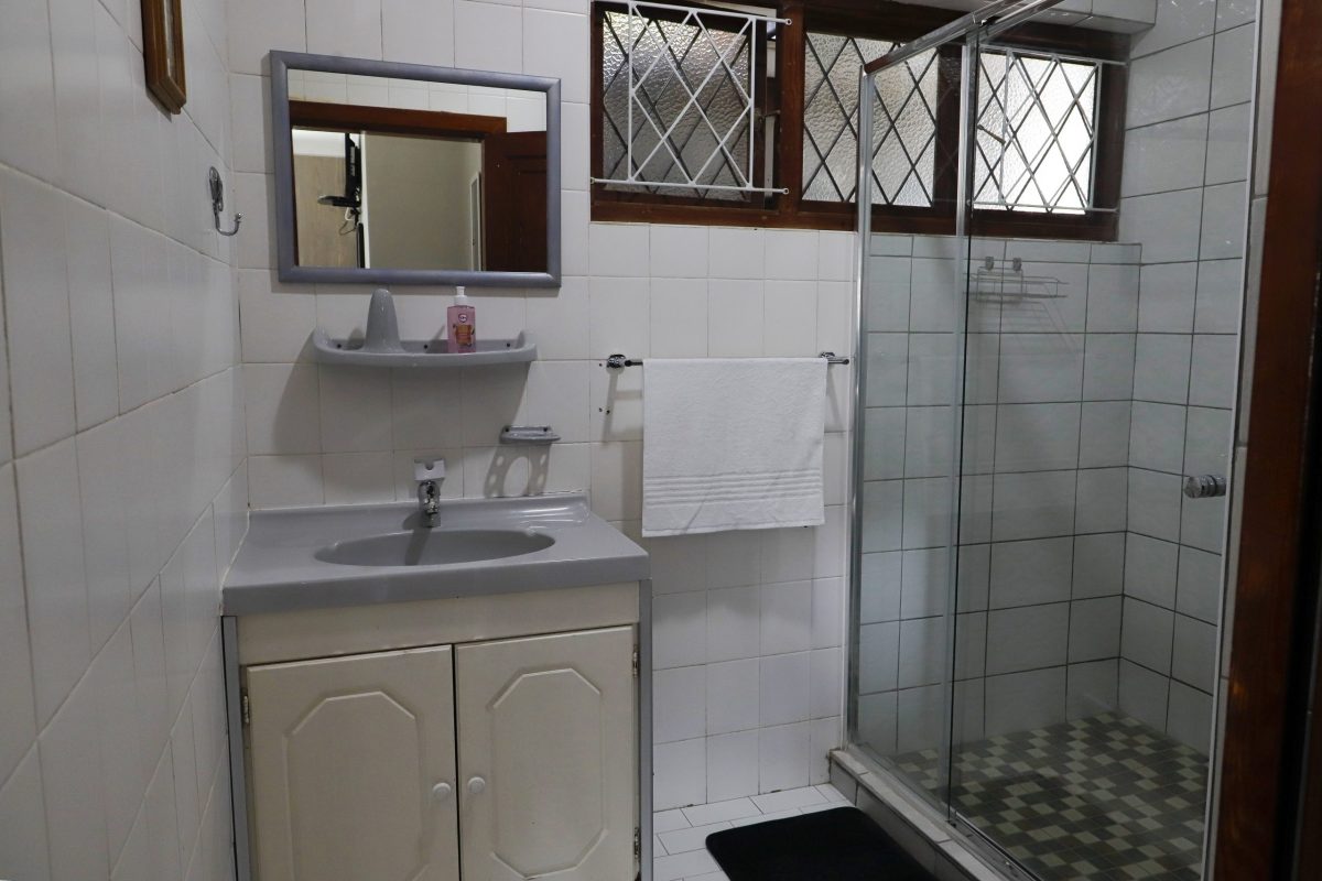 Room 2 at Selborne Valley Guestlodge