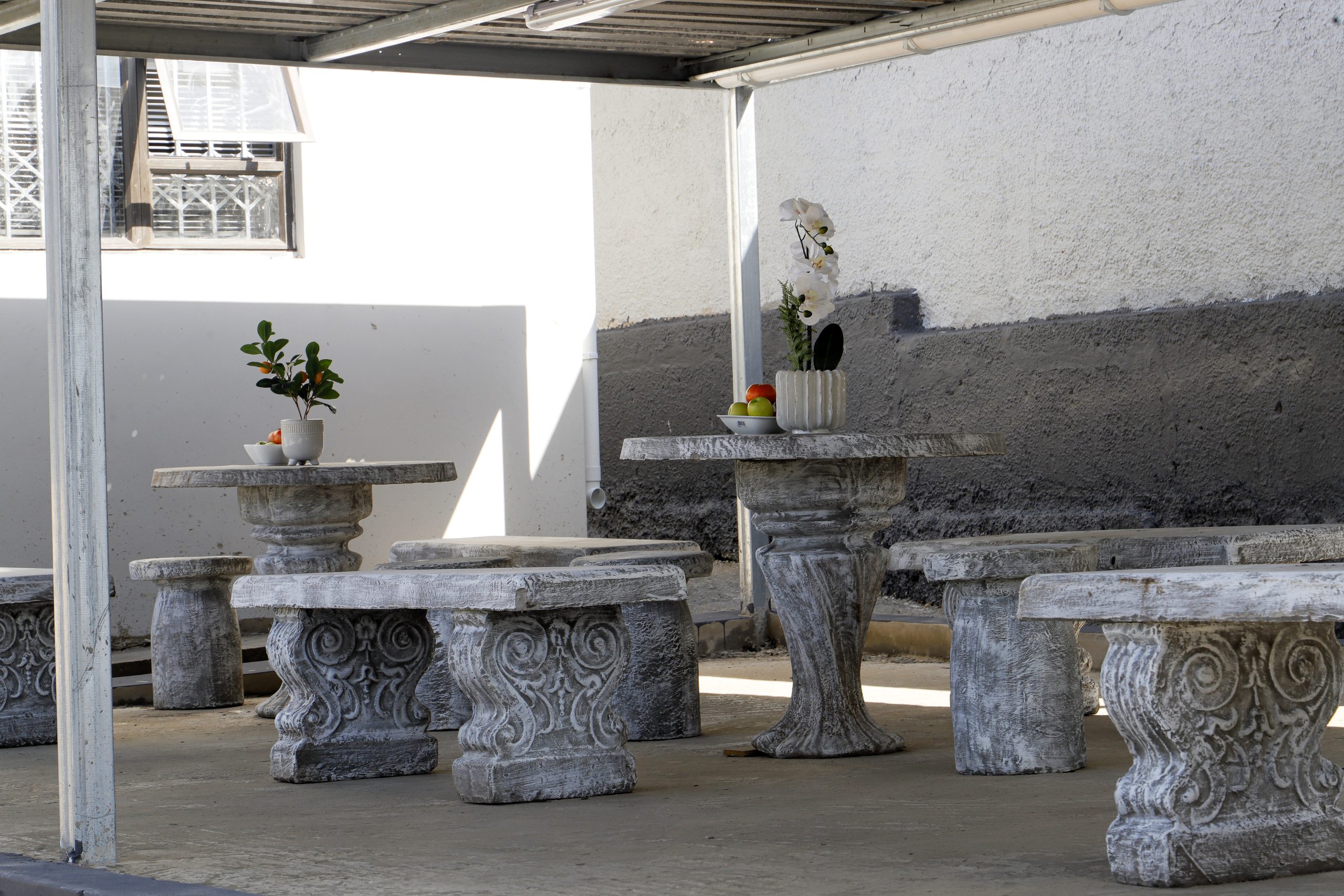 Covered courtyard seating at Selborne Valley